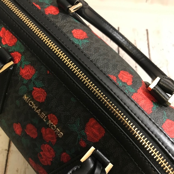 NWT Michael Kors Hayes red rose LG duffle bag - Picture 3 of 8